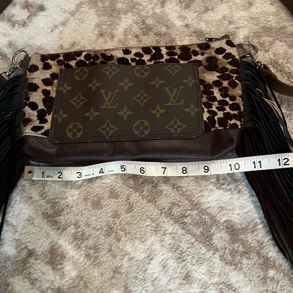 This is a handmade purse I bought at a Trades Day. - Picture 3 of 6